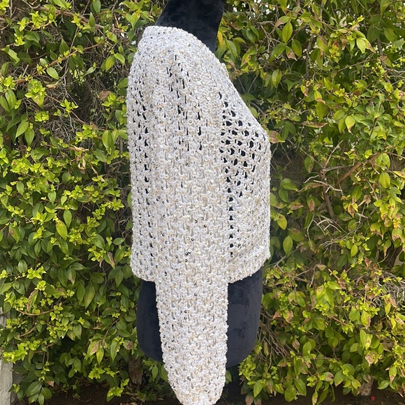 UNWORN Size 36 CHANEL White Cardigan Sweater with Sequins and Crystal Buttons - Picture 6 of 16